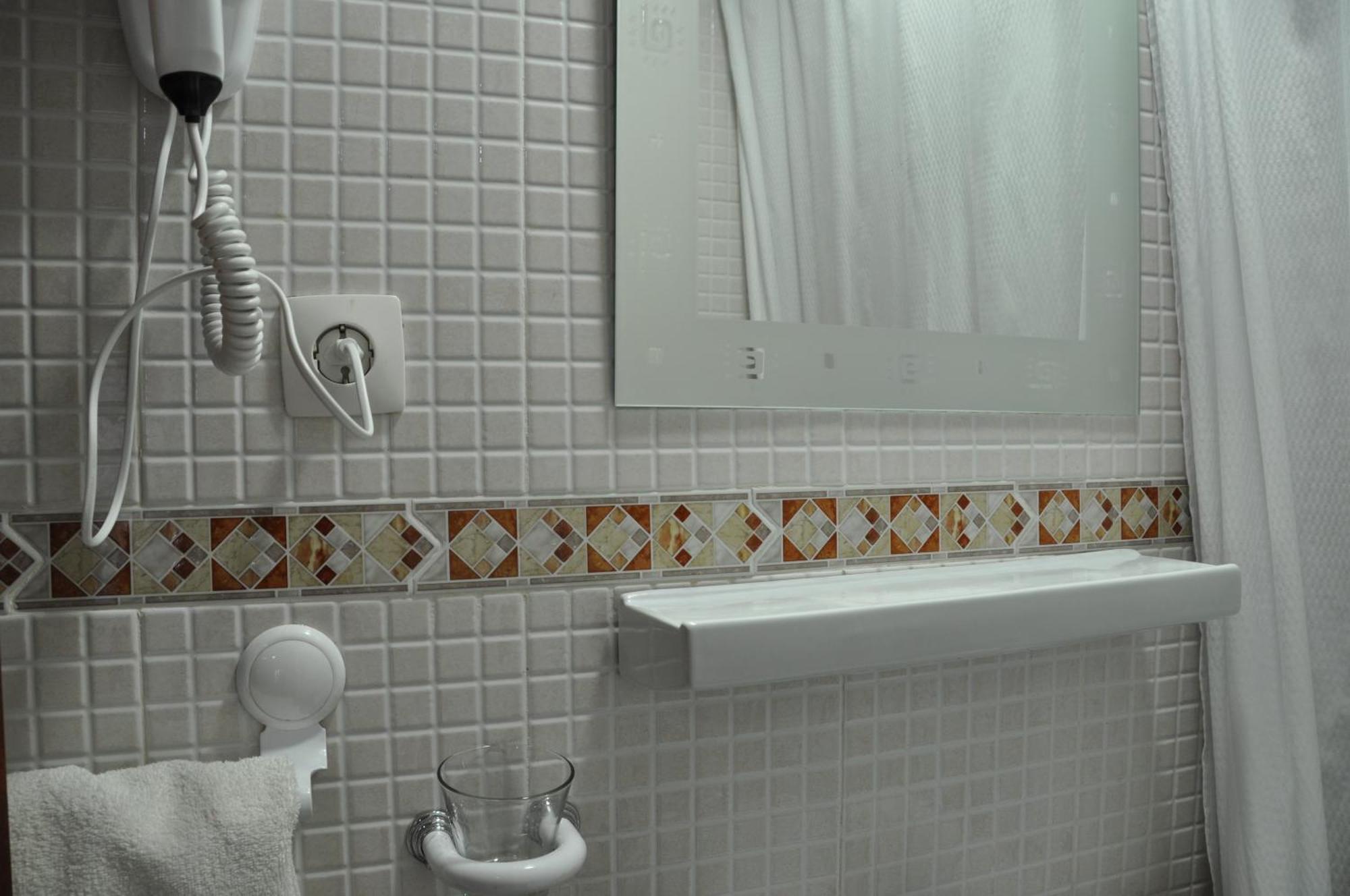 Hostal Ramon Y Cajal Valladolid Zewnętrze zdjęcie
