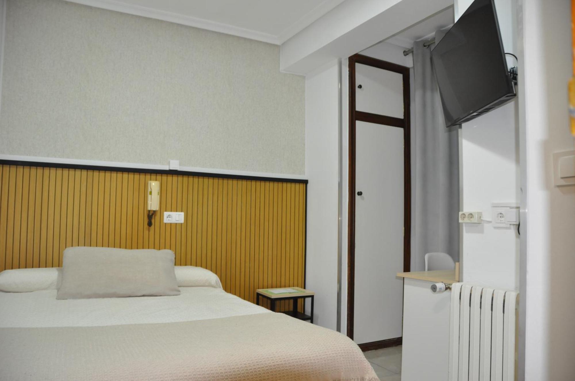 Hostal Ramon Y Cajal Valladolid Zewnętrze zdjęcie