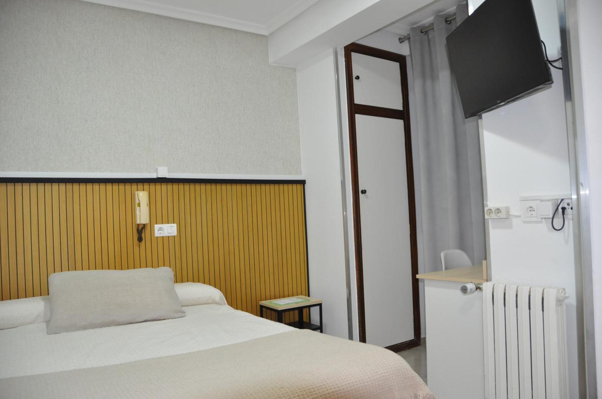Hostal Ramon Y Cajal Valladolid Zewnętrze zdjęcie