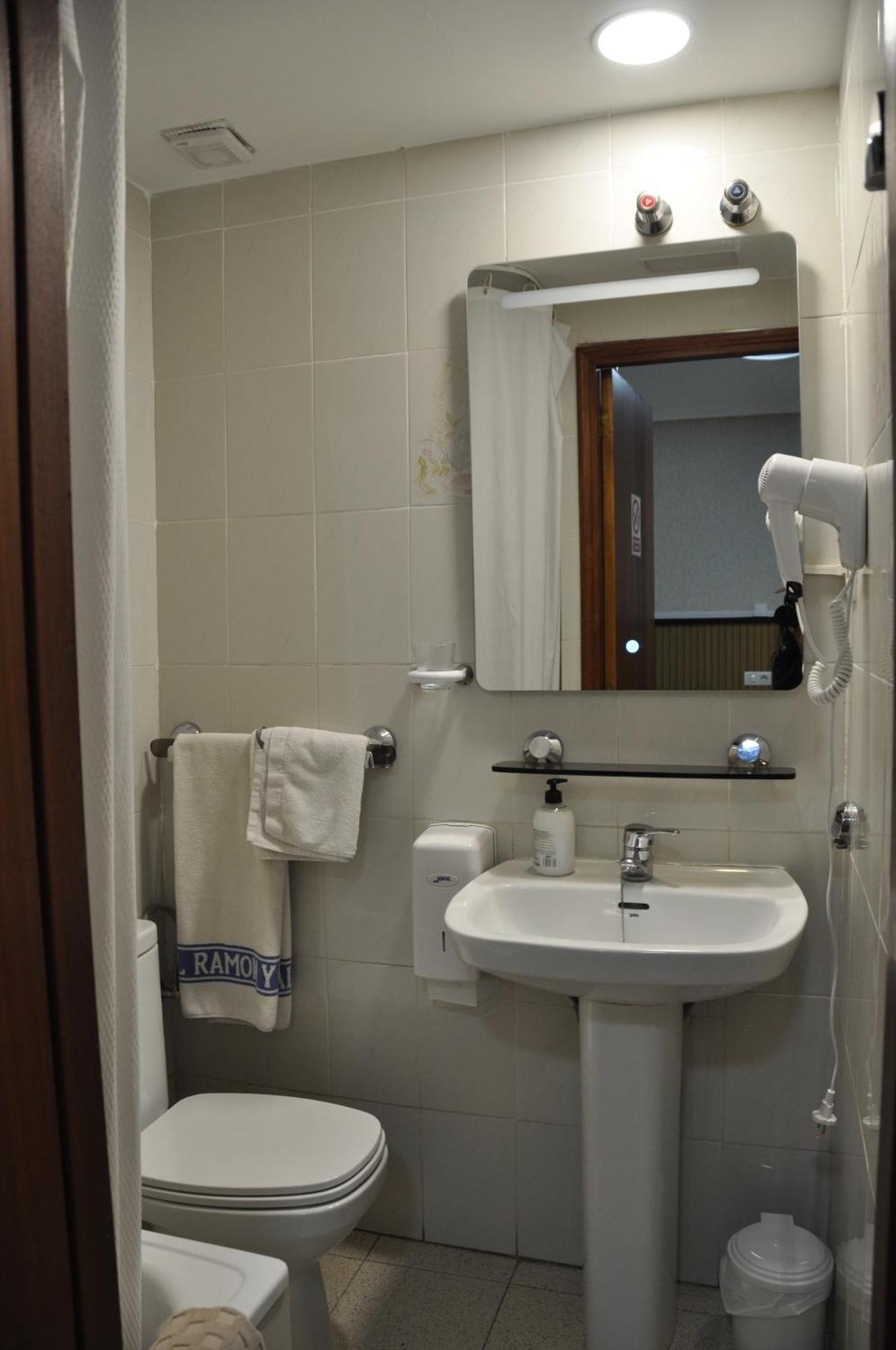 Hostal Ramon Y Cajal Valladolid Zewnętrze zdjęcie