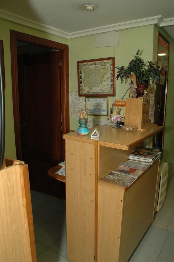 Hostal Ramon Y Cajal Valladolid Zewnętrze zdjęcie